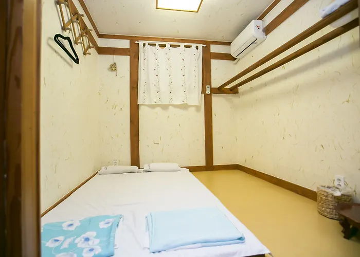 Bukchonmaru Hanok 酒店 2*