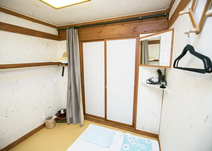 Bukchonmaru Hanok 2*