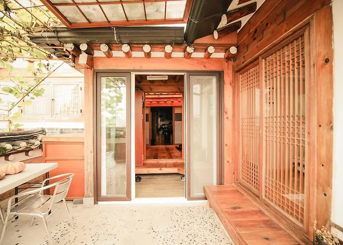 Bukchonmaru Hanok 2*