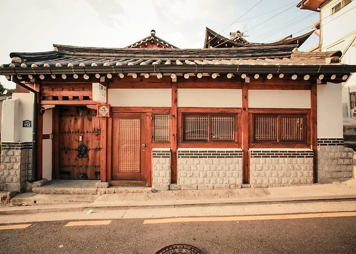 Bukchonmaru Hanok 2* Seul