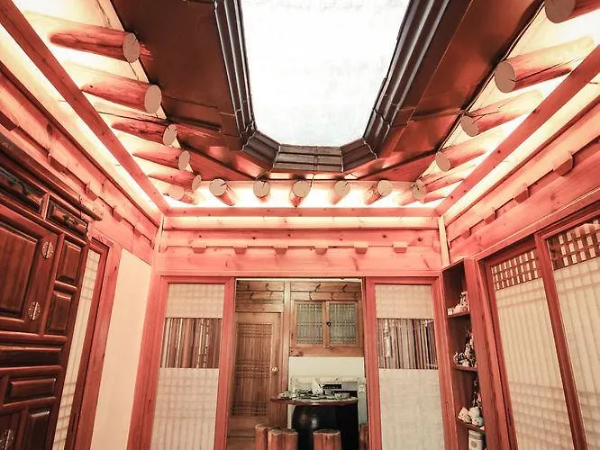 Bukchonmaru Hanok 2* 首爾