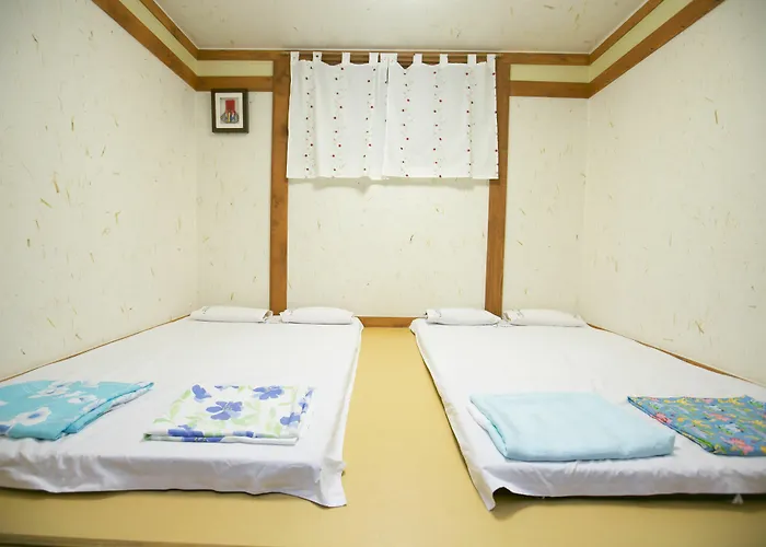 Bukchonmaru Hanok 酒店 2*